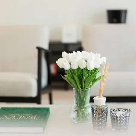 Designer Flat 2br - Central Apartment